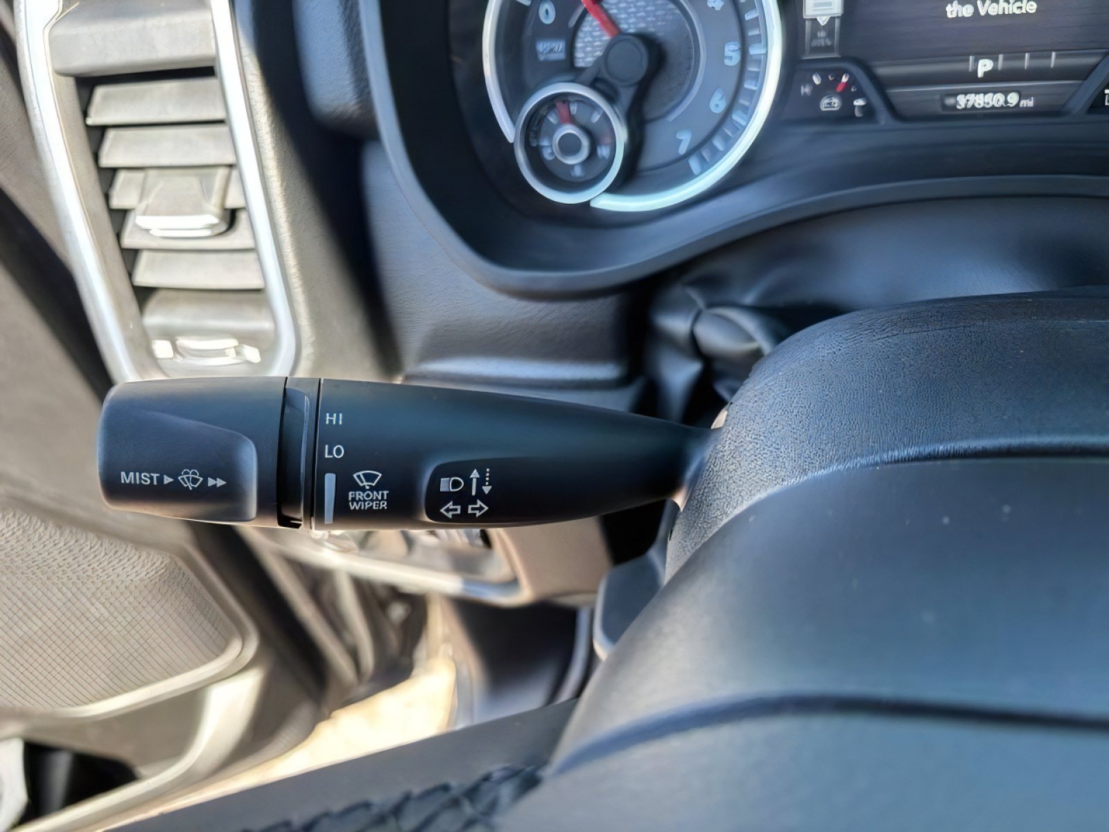 Used 2025 RAM 1500 Big Horn AWD/4WD image 23