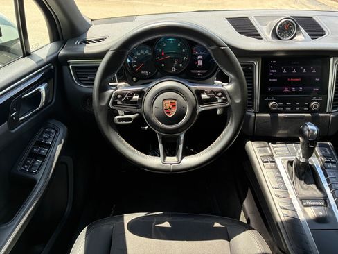 Used 2017 Porsche Macan AWD/4WD image 12
