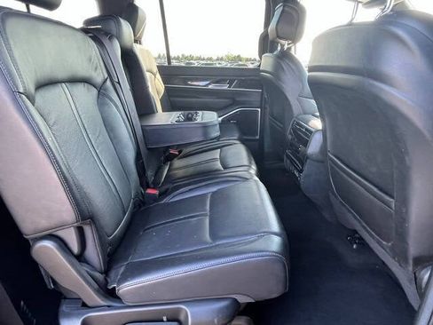 Used 2022 Jeep Wagoneer Series II w/ Premium Group I AWD/4WD image 13