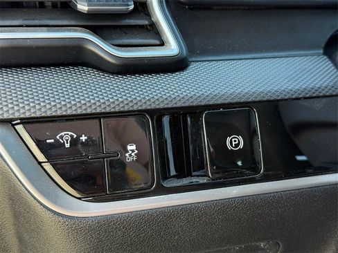 Used 2024 Kia Sportage LX image 19