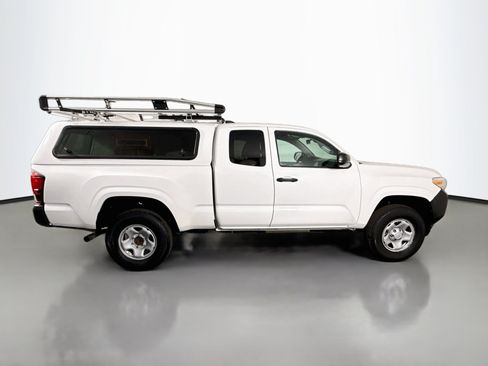 Used 2022 Toyota Tacoma SR RWD image 11