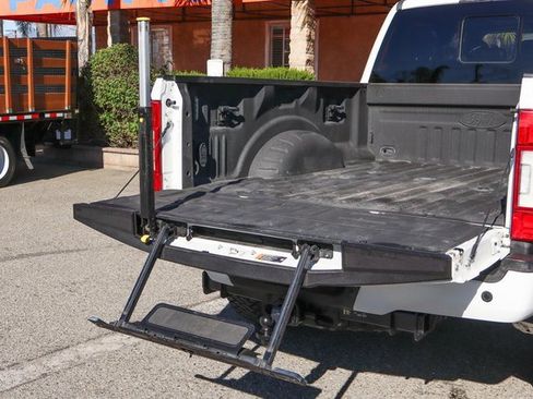 Used 2021 Ford F350 Lariat image 12