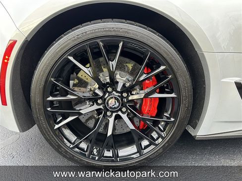 Used 2016 Chevrolet Corvette Z06 w/ 3LZ Preferred Equipment Group image 14