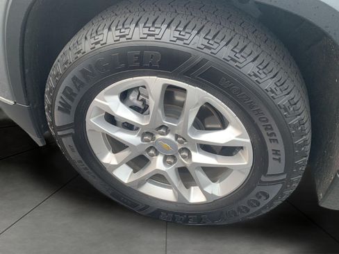 Used 2021 Chevrolet Traverse LT w/ LPO, Floor Liner Package AWD/4WD image 23
