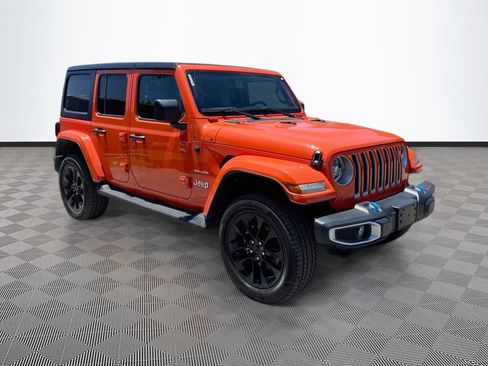 Used 2023 Jeep Wrangler Unlimited Sahara w/ Cold Weather Group AWD/4WD image 4