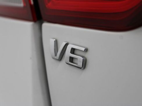 Used 2017 Chevrolet Impala LT image 8