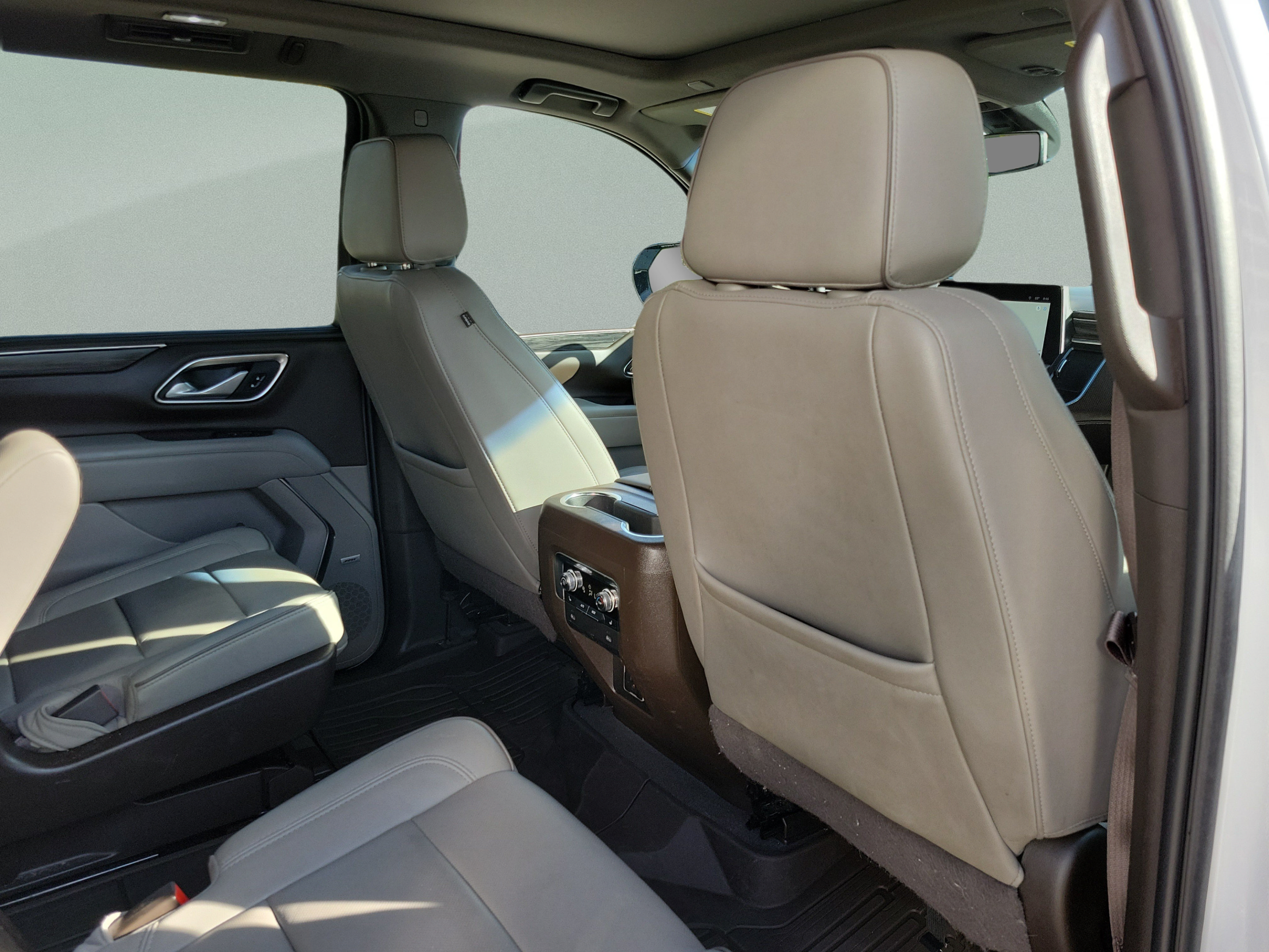 Used 2022 GMC Yukon XL SLT w/ SLT Luxury Package AWD/4WD image 26