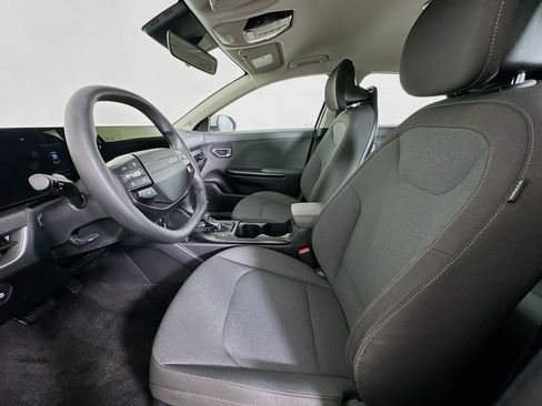 Used 2025 Kia K4 LXS image 13