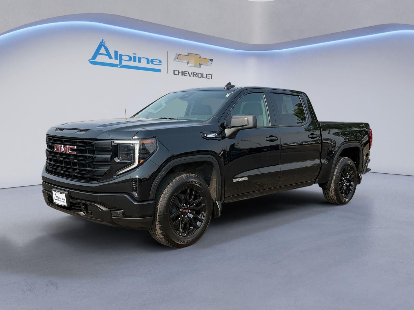 Used 2024 GMC Sierra 1500 Elevation w/ LPO, GMC Protection Package AWD/4WD image 1