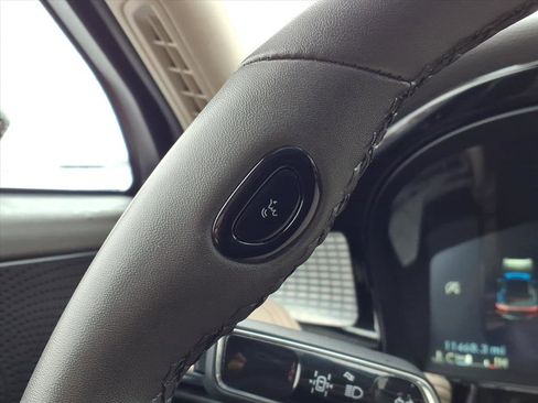 Used 2023 Lincoln Corsair AWD w/ Equipment Group 101A image 17