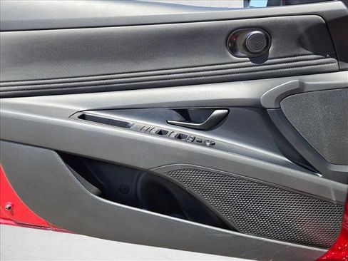 Certified 2025 Hyundai Elantra Sport FWD image 10