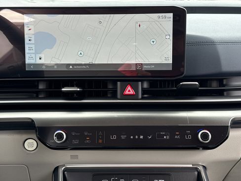 New 2026 Kia Carnival SX Prestige FWD image 4