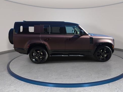 New 2026 Land Rover Defender 130 X-Dynamic SE AWD/4WD image 4