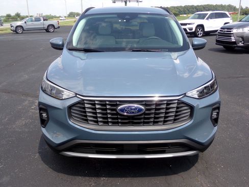 Used 2023 Ford Escape SE image 8
