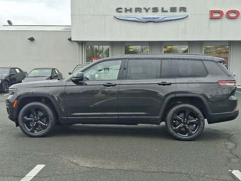 Certified 2023 Jeep Grand Cherokee L Limited w/ Black Appearance Package AWD/4WD image 4