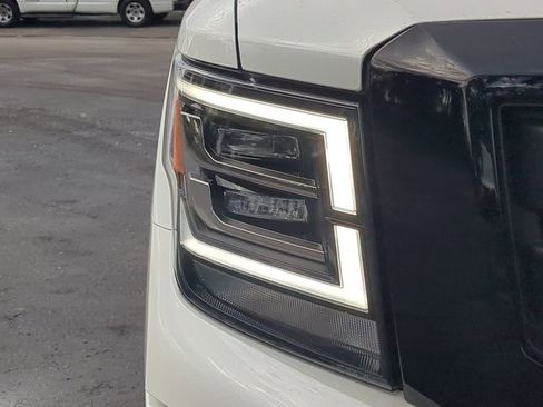 Used 2024 Nissan Titan SV w/ SV Bronze Edition Package image 9