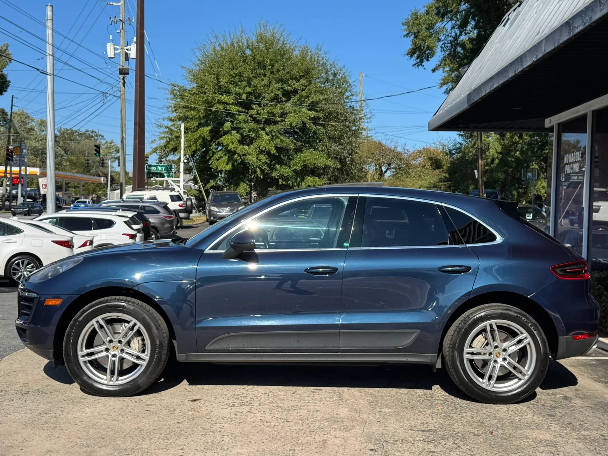 Used 2016 Porsche Macan S w/ Infotainment Package AWD/4WD image 5