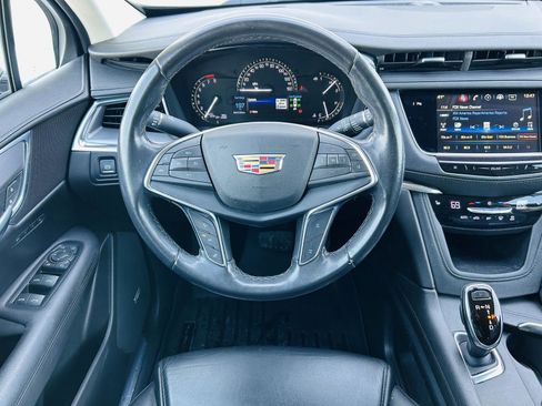 Used 2018 Cadillac XT5 Luxury w/ Driver Awareness Package image 17