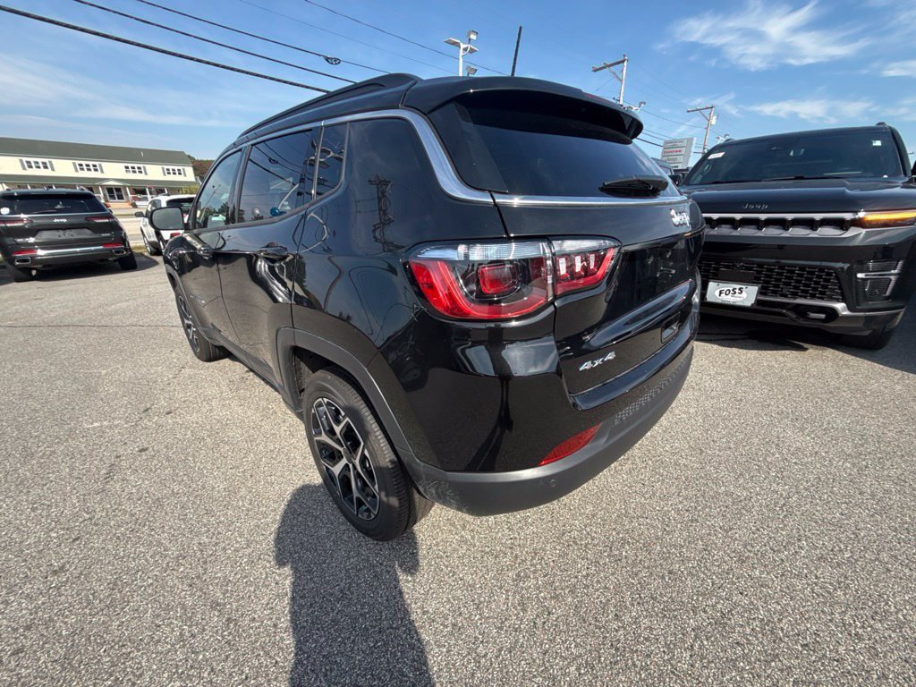 New 2026 Jeep Compass Limited AWD/4WD image 3