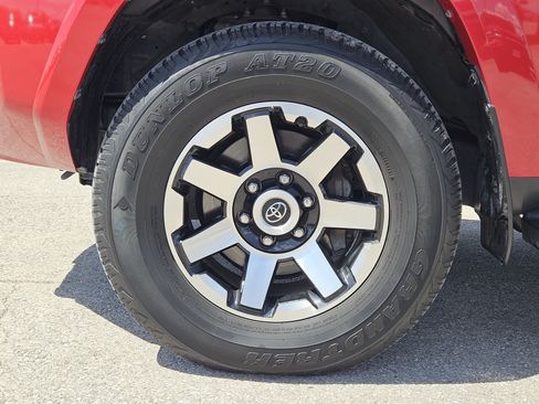 Used 2021 Toyota 4Runner TRD Off-Road AWD/4WD image 10