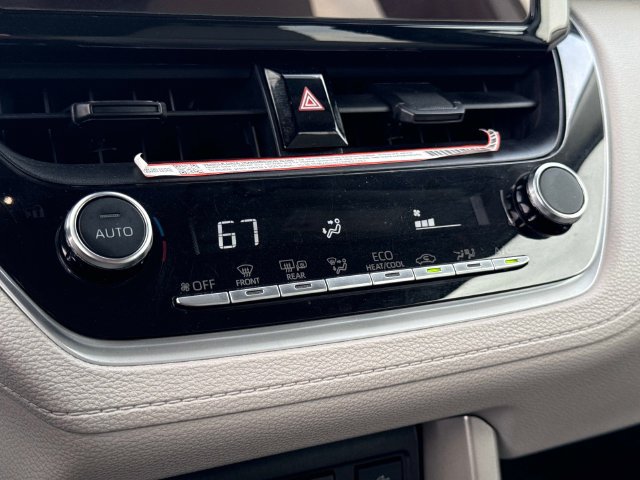 Used 2025 Toyota Corolla Cross LE FWD image 22