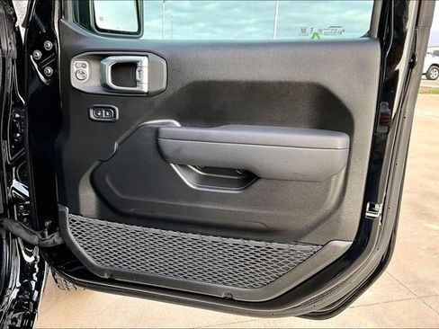 New 2026 Jeep Wrangler Unlimited Sport w/ Convenience Group image 10