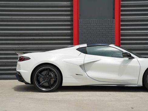 Used 2025 Chevrolet Corvette E-Ray w/ ZER Performance Package AWD/4WD image 6