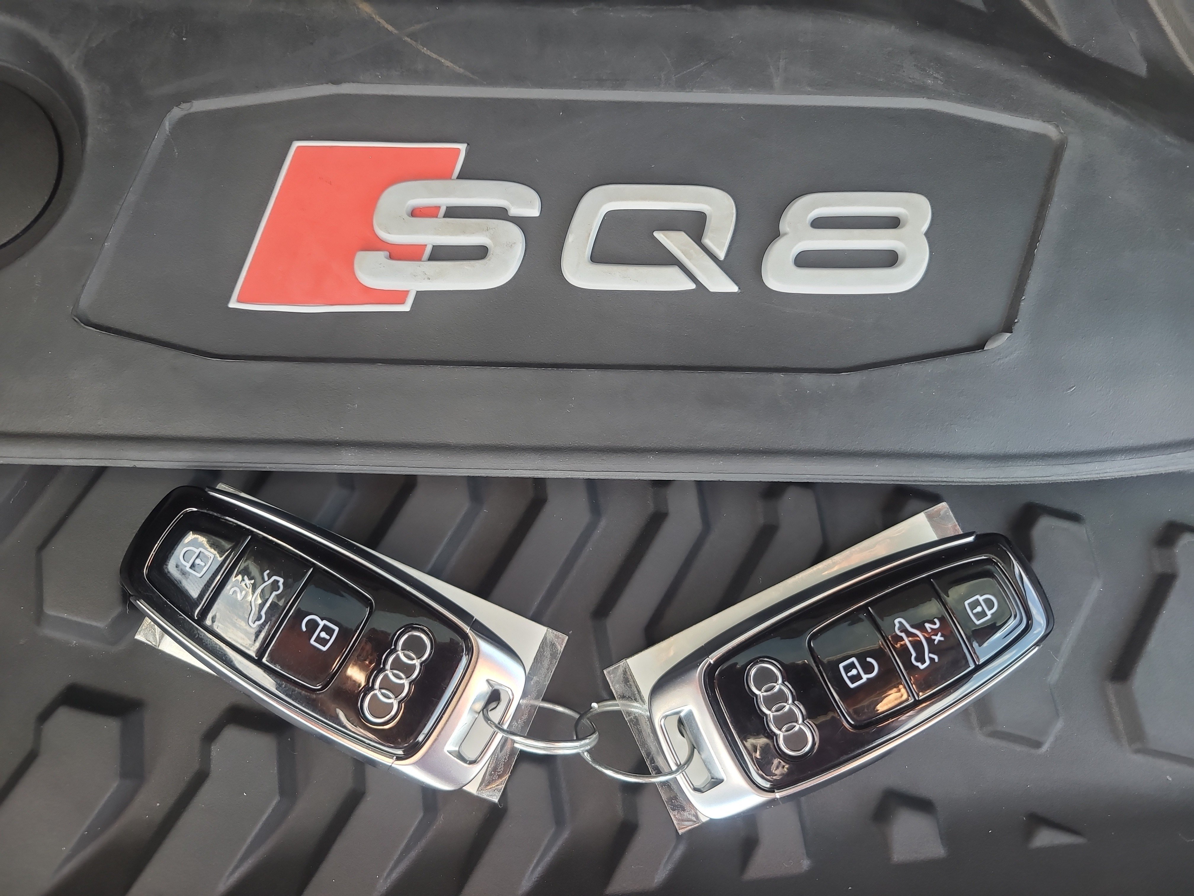 Used 2024 Audi SQ8 Prestige w/ Prestige Package AWD/4WD image 32