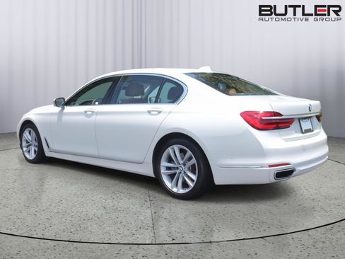 Used 2018 BMW 750i RWD image 4
