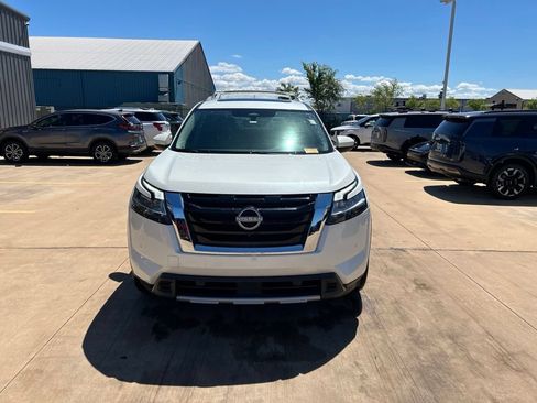 Used 2023 Nissan Pathfinder SL w/ SL Premium Package AWD/4WD image 5
