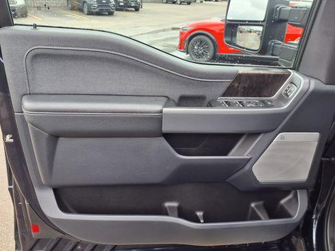 Certified 2023 Ford F350 Lariat w/ Tow Technology Package image 9