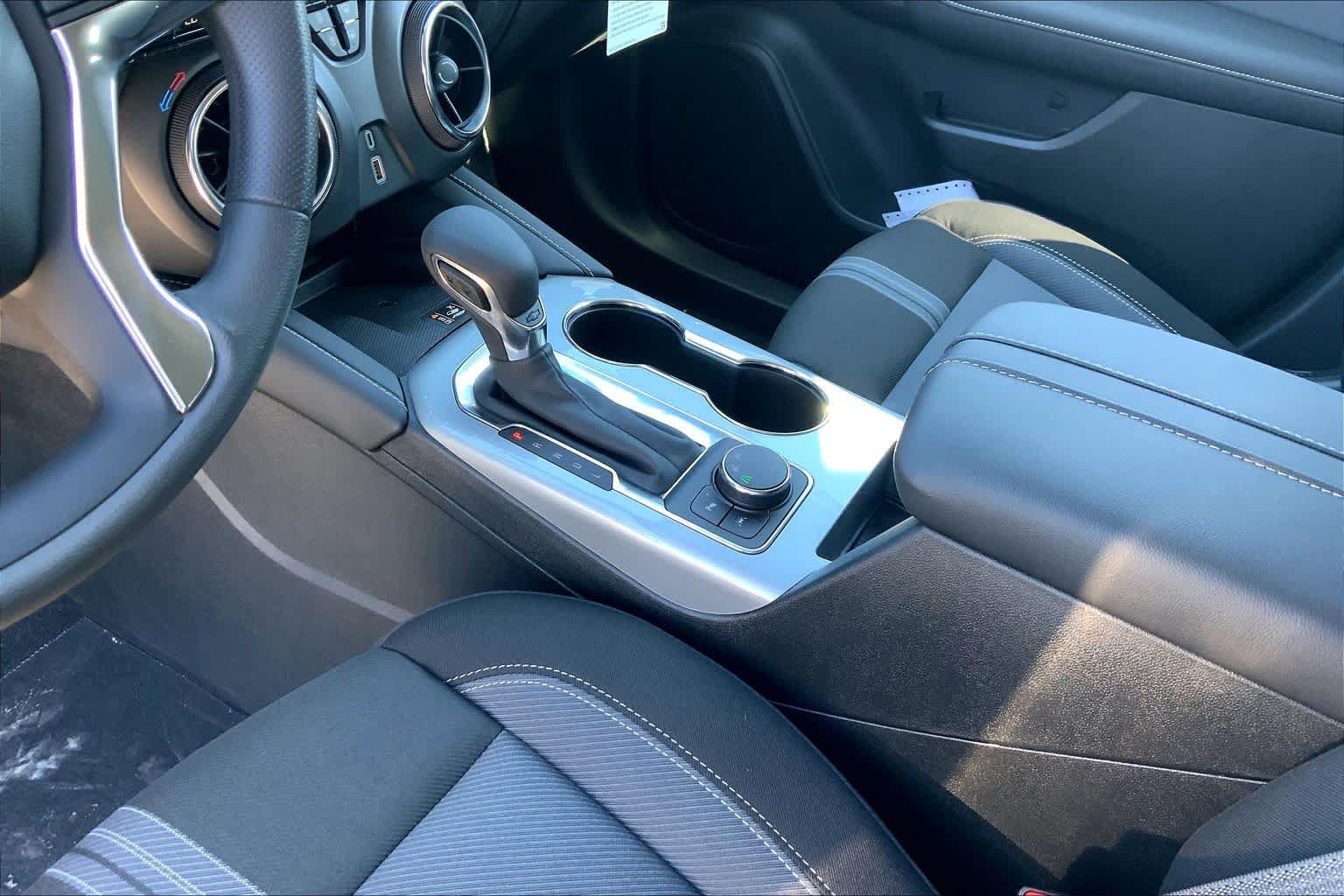 New 2026 Chevrolet Blazer LT w/ Convenience Package FWD image 8