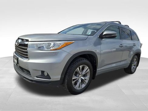 Used 2015 Toyota Highlander XLE AWD/4WD image 6