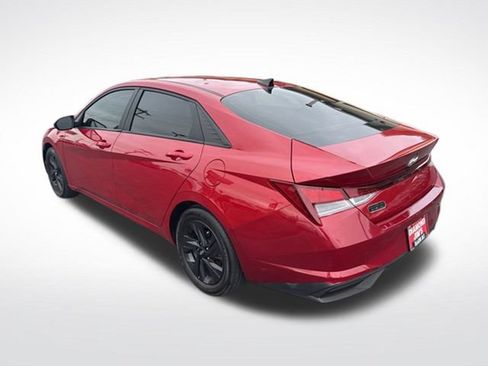 Used 2023 Hyundai Elantra SEL w/ Cargo Package FWD image 5