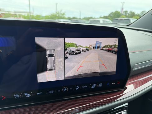 New 2026 Chevrolet Traverse RS w/ LPO, Floor Liner Package FWD image 30