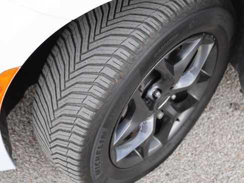 Used 2018 Chrysler Pacifica Touring Plus w/ S Appearance Package FWD image 27