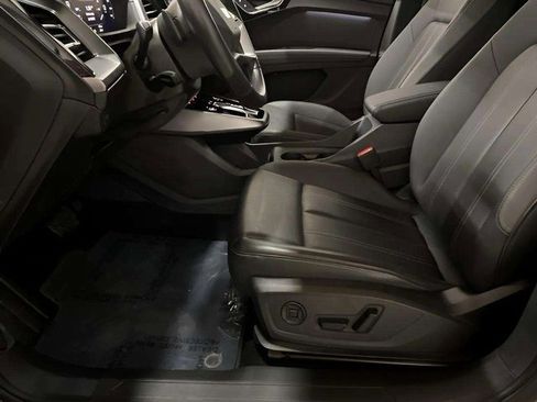 Used 2024 Audi Q4 e-tron Premium w/ Convenience Package image 66