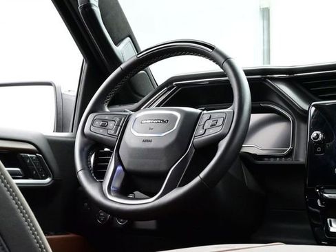 Used 2025 GMC Sierra 1500 Denali Ultimate AWD/4WD image 19