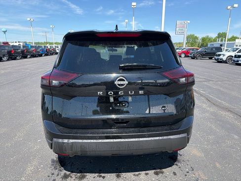 Used 2025 Nissan Rogue SV AWD/4WD image 4