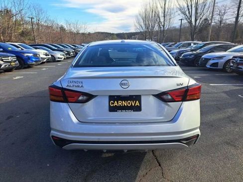 Used 2024 Nissan Altima 2.5 SV FWD image 4