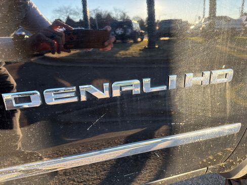 Used 2016 GMC Sierra 2500 Denali image 8