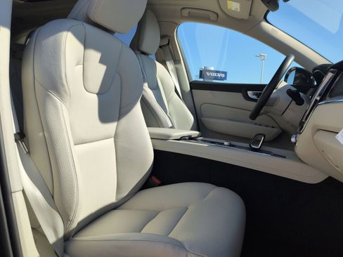 New 2025 Volvo XC60 T8 Plus w/ Protection Package Premier image 27