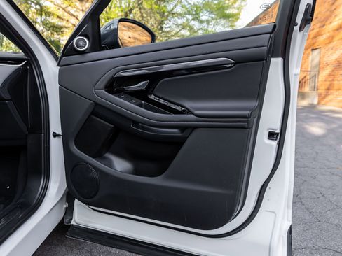 Used 2020 Land Rover Range Rover Evoque R-Dynamic S image 32