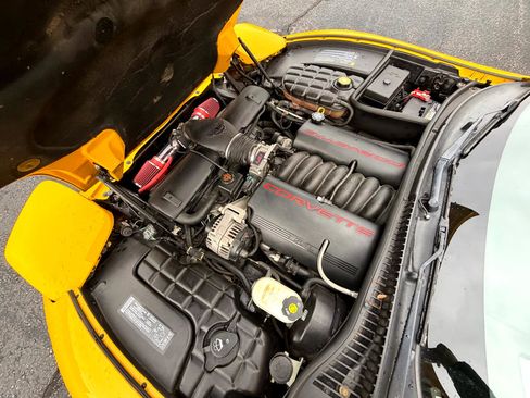 Used 2004 Chevrolet Corvette Convertible w/ Preferred Equipment Group image 16