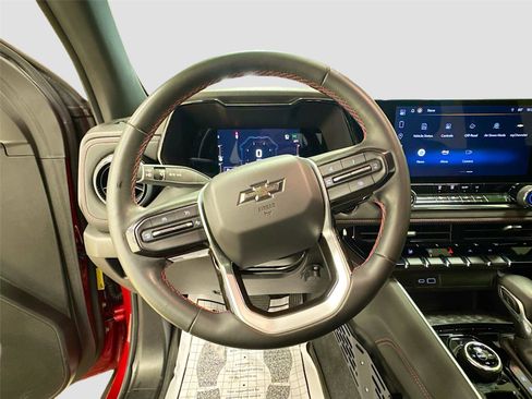 Used 2023 Chevrolet Colorado Z71 image 11