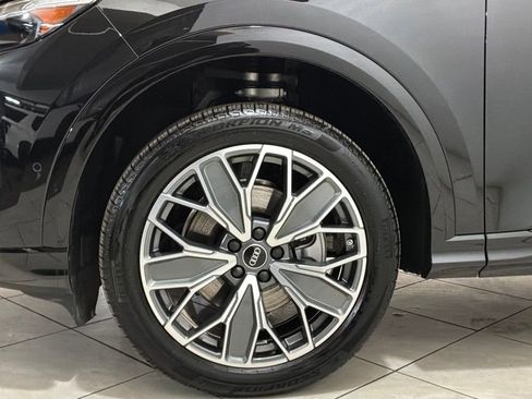 Certified 2025 Audi Q5 Premium Plus w/ Premium Plus AWD/4WD image 17