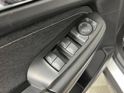 Used 2021 Chevrolet TrailBlazer ACTIV w/ Technology Package AWD/4WD image 17