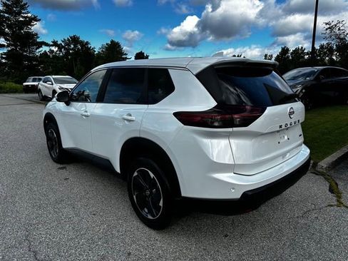 New 2026 Nissan Rogue SV image 7