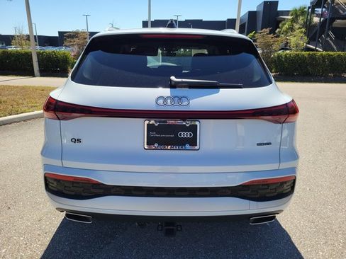 Certified 2025 Audi Q5 Premium w/ Convenience Package image 6