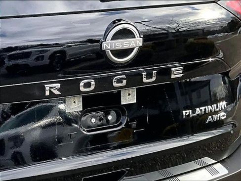 Certified 2023 Nissan Rogue Platinum w/ Platinum Premium Package image 28